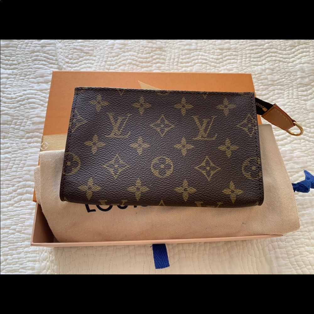 Louis Vuitton Toiletry pouch 15